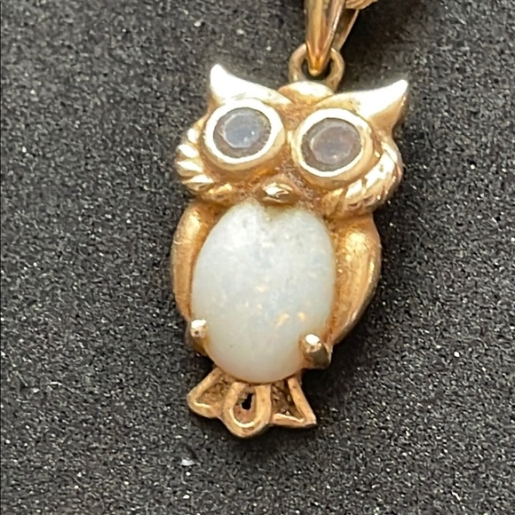 Gold Owl Pendant Necklace - Picture 4 of 4